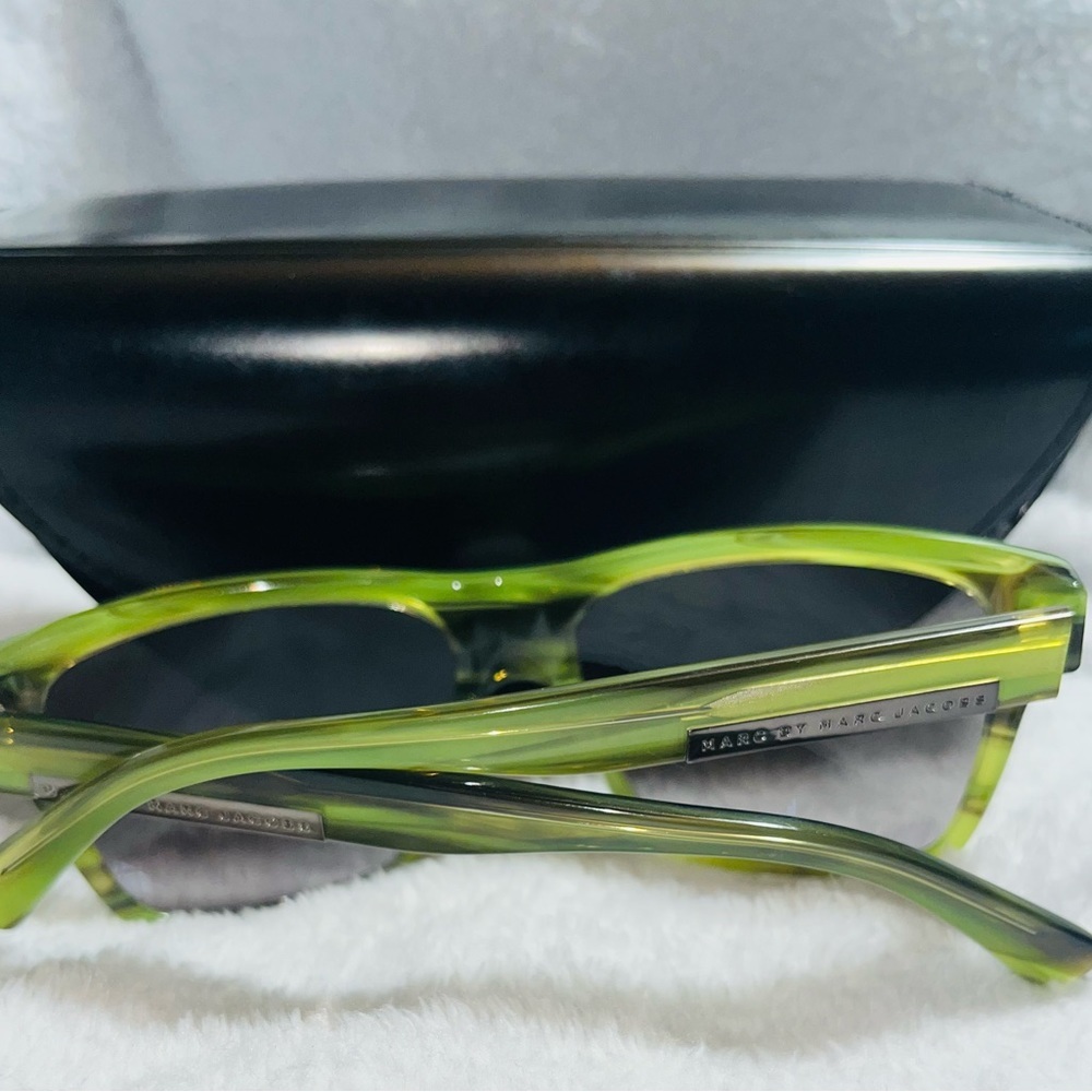 Marc by Marc Jacob’s  Sunglasses - Picture 8 of 8